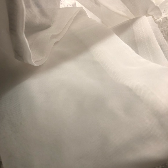 Lace blouse with dramatic sleeves. KM by Katherine - Picture 7 of 9